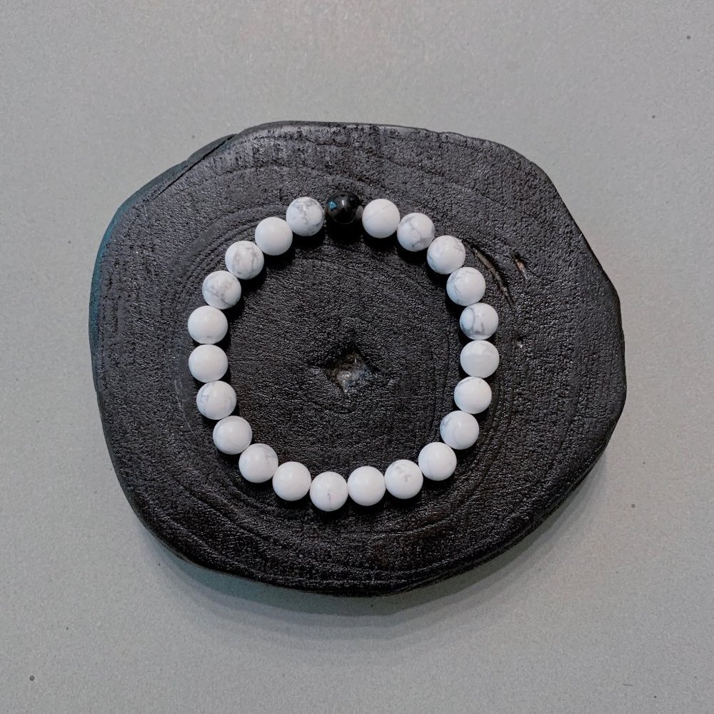 Howlite Bracelet – Strengthens Ambition and Memory